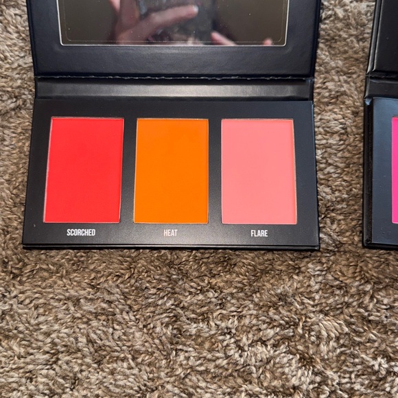 Blend Bunny x Ellis Solar Flare and Lunar Eclipse Palettes x2 new no box - Picture 3 of 4